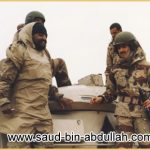 صورة على ظهر دبابة في حرب تحرير الكويت عام 1991